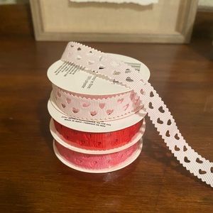 Valentine heart shaped ribbon x3 - NWT